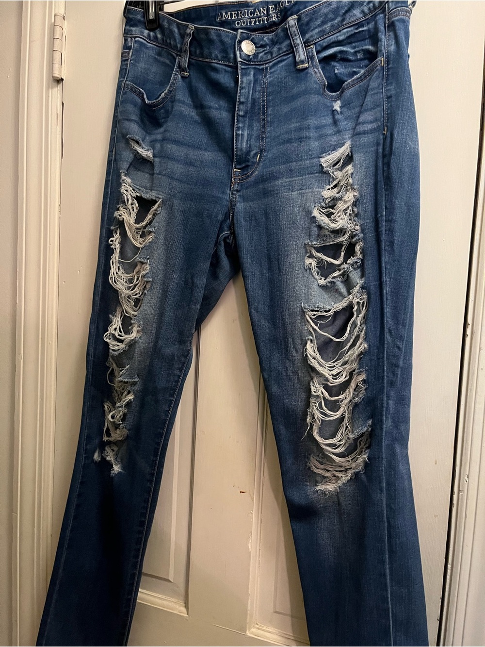 American Eagle Outfitters Women's Distressed Dark Blue Skinny Jeans